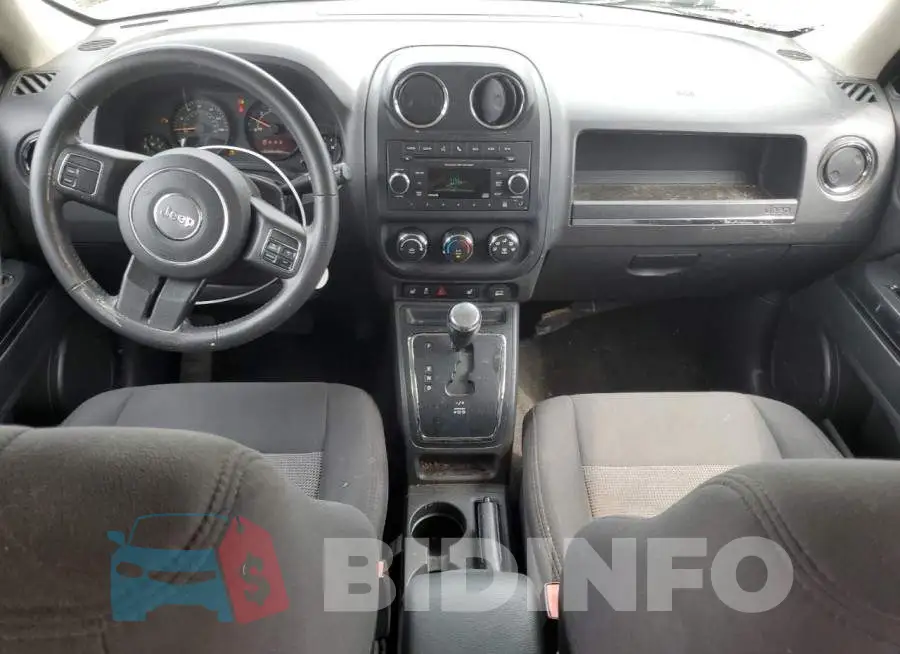 1C4NJPFB4FD372687 Photo# 8