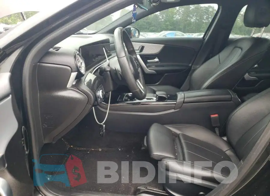 WDD3G4EB9KW001079 Photo# 7