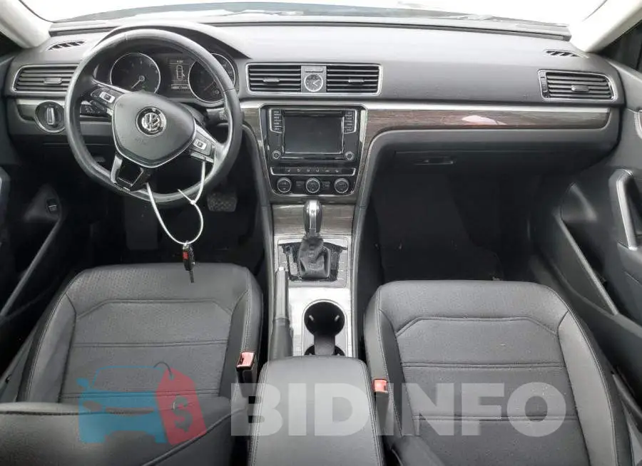 1VWBS7A35GC042464 Photo# 8