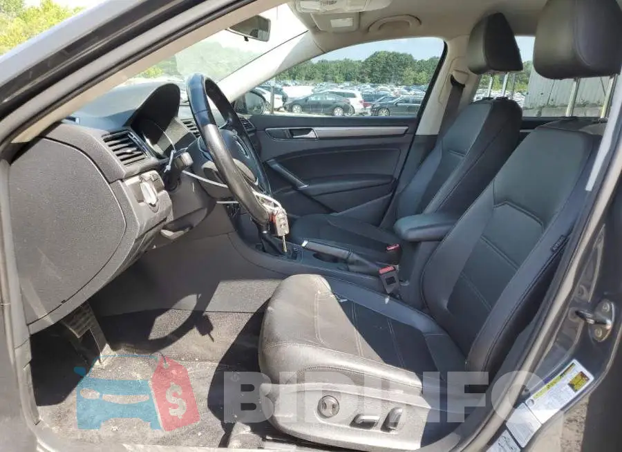 1VWDT7A36HC046028 Photo# 7