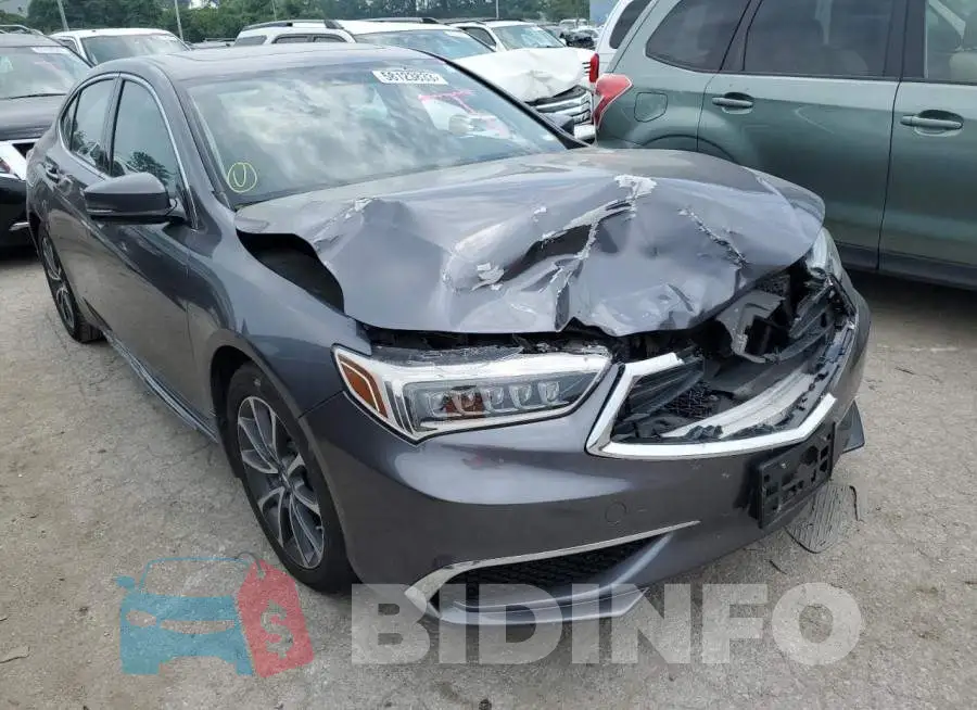 19UUB2F53JA003787 Photo# 4