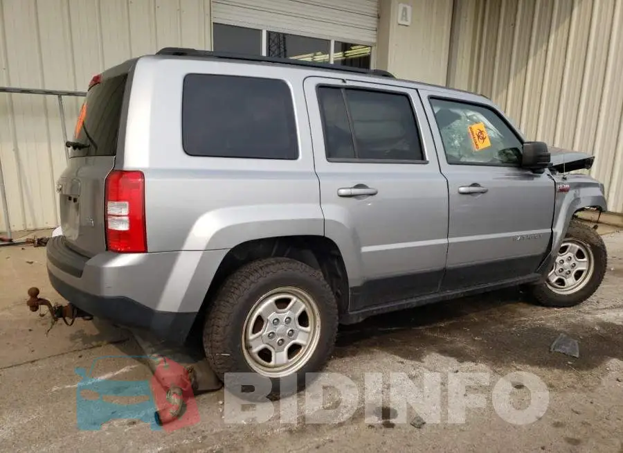 1C4NJPBB9FD211077 Photo# 3