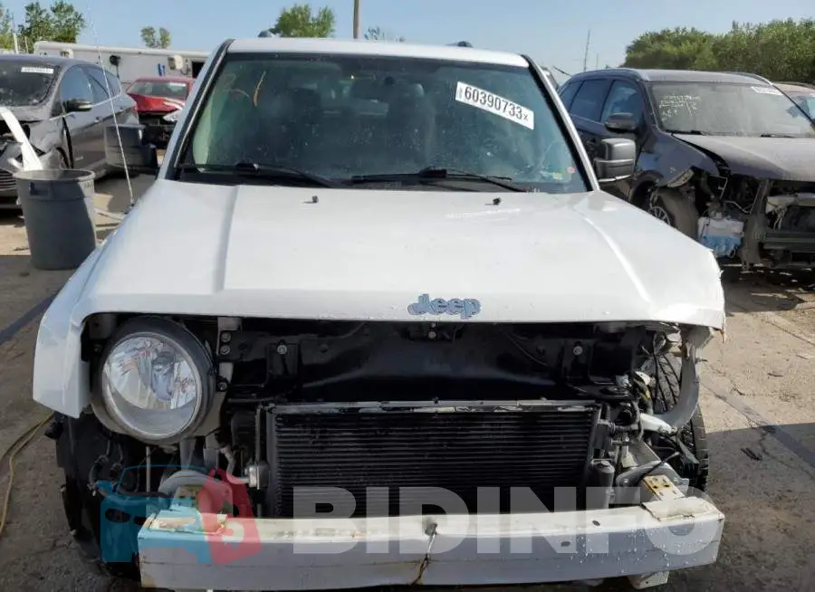 1C4NJPFA5GD676913 Photo# 5