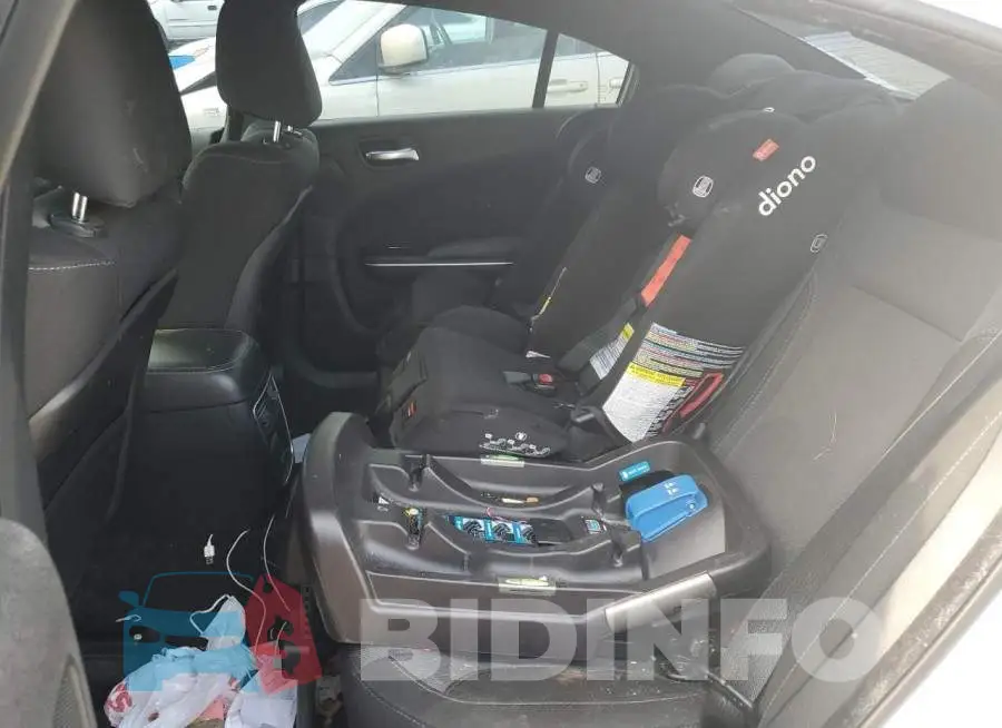 2C3CDXJG0GH141070 Photo# 10