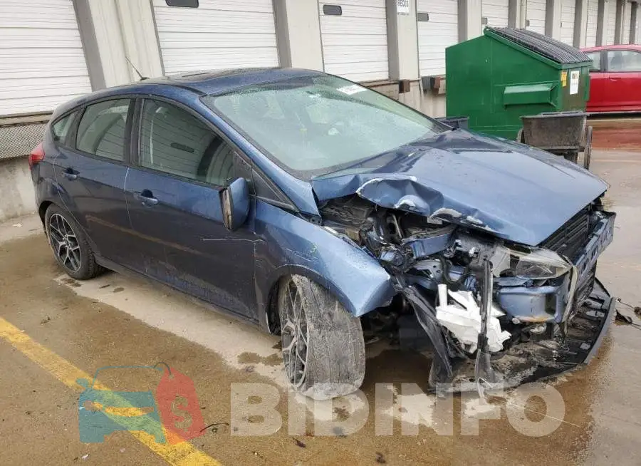 1FADP3M26JL320813 Photo# 4