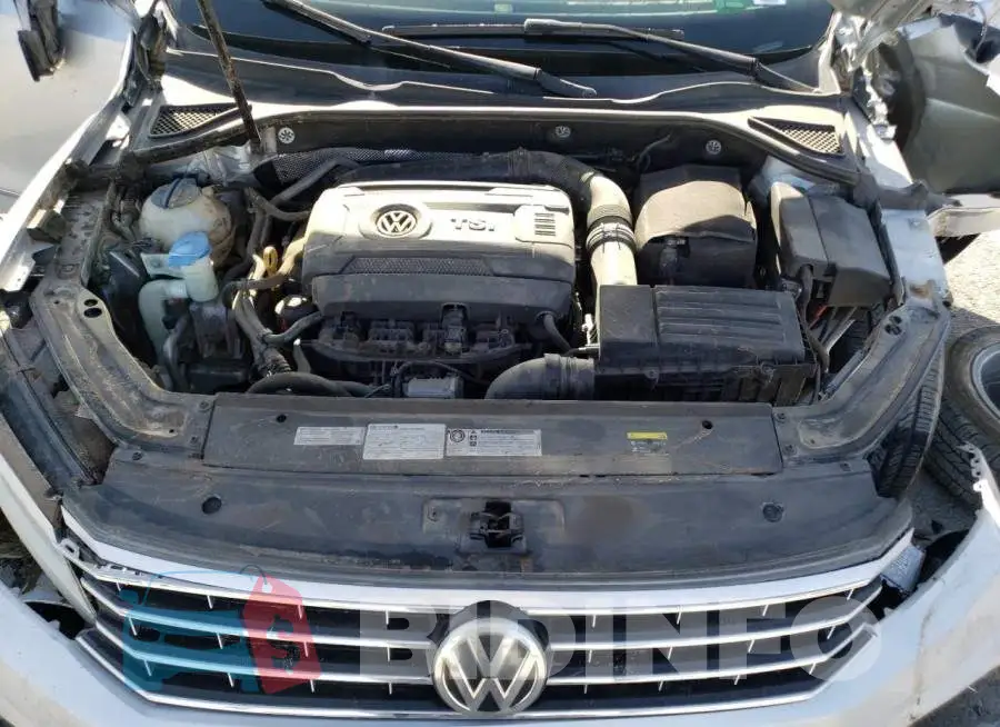 1VWBS7A36GC036480 Photo# 7