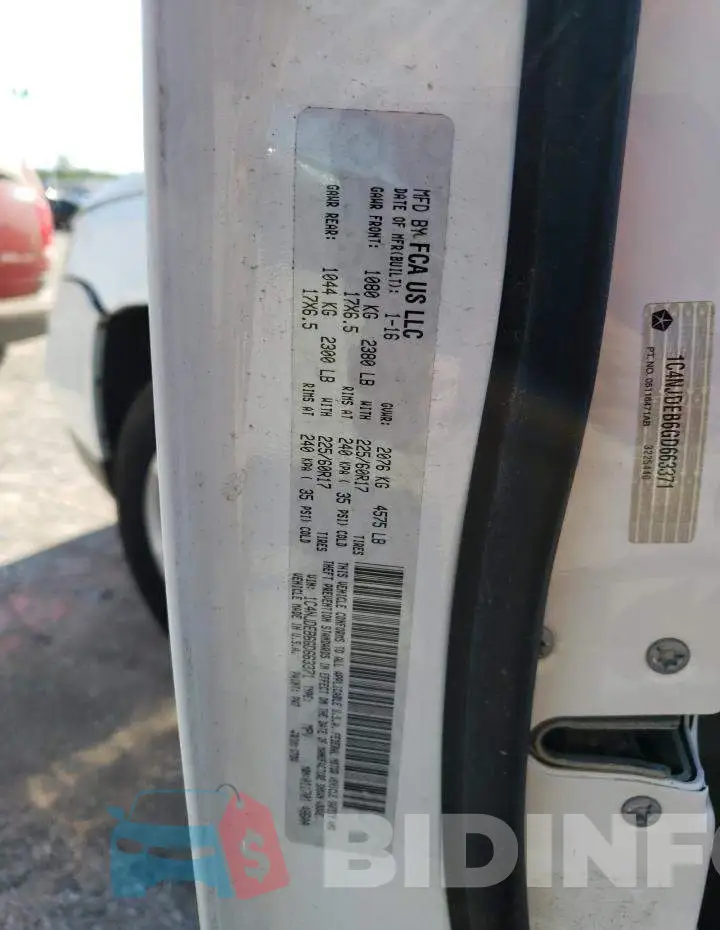 1C4NJDEB6GD663371 Photo# 12