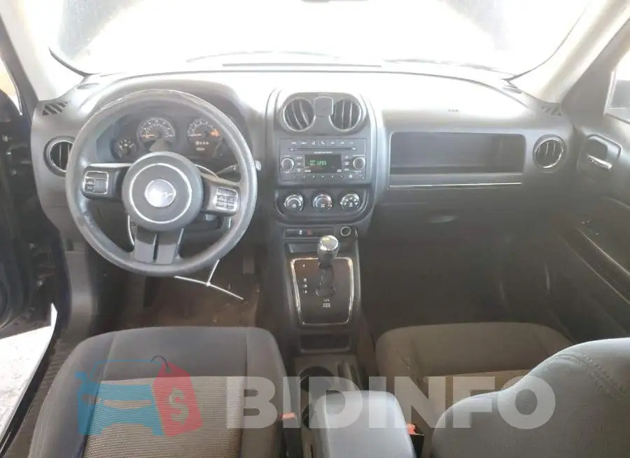 1C4NJPBB1FD241142 Photo# 8