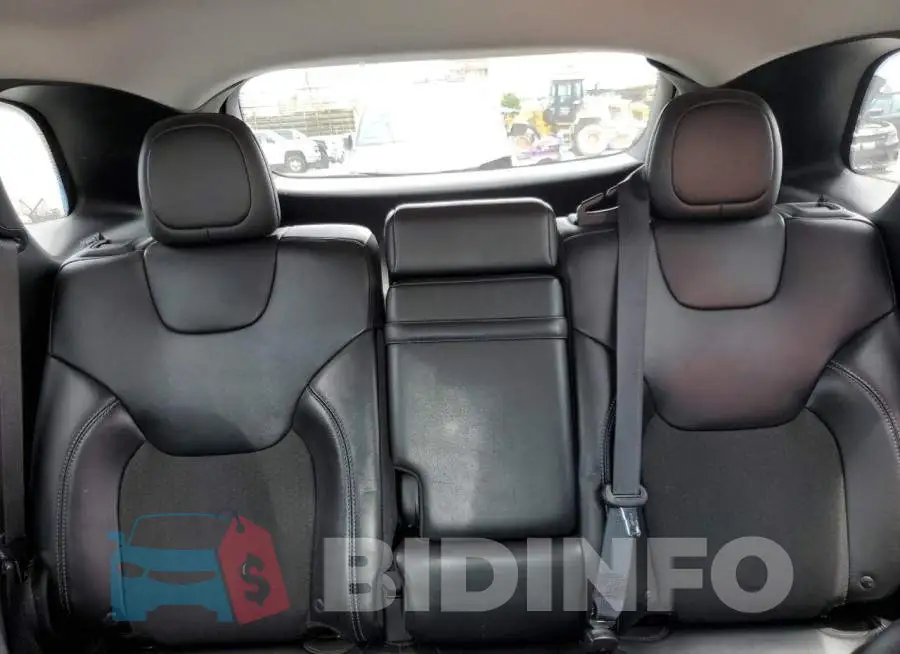 1C4PJLLB7KD289965 Photo# 10