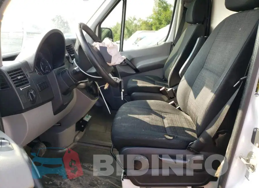 WD3PE7CC6FP150932 Photo# 7