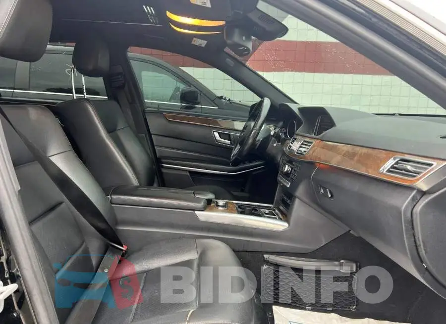 WDDHF8JB5FB119021 Photo# 5