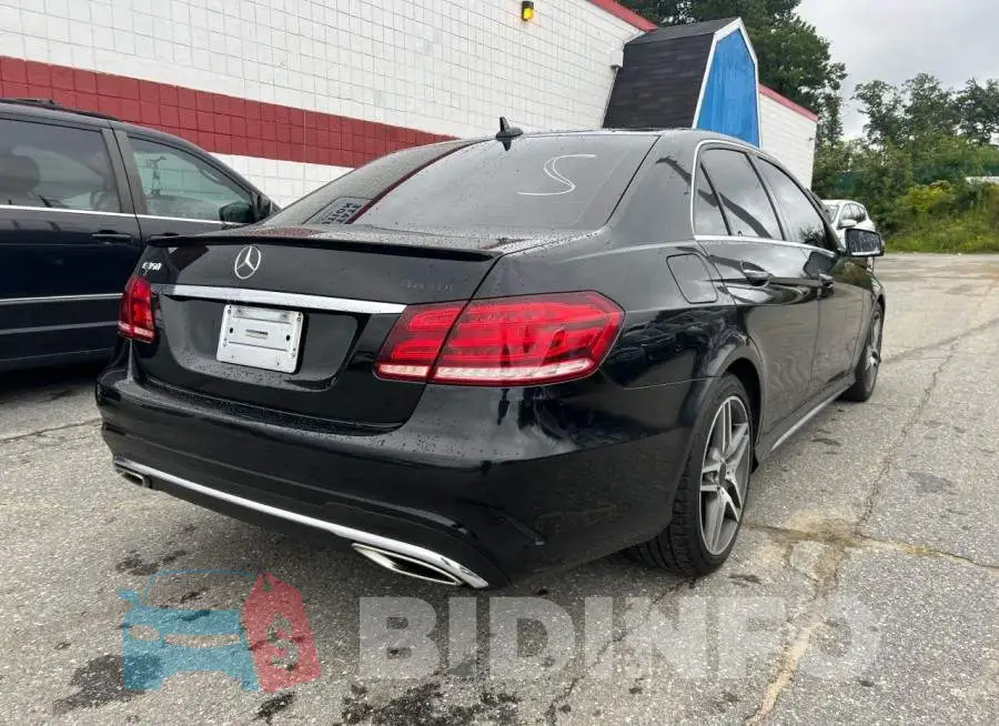 WDDHF8JB5FB119021 Photo# 4