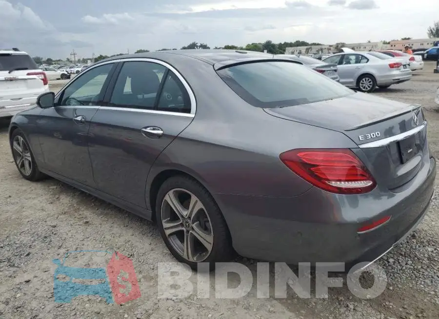 WDDZF4JB5HA272374 Photo# 2
