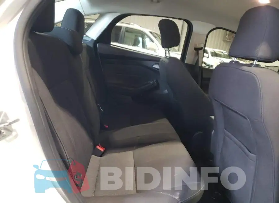 1FADP3F2XHL300023 Photo# 10