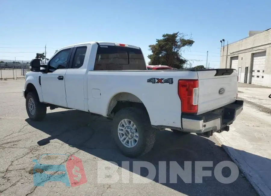 1FT7X2B65JEB43361 Photo# 2