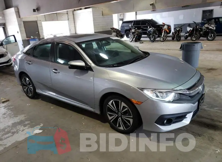 19XFC1F38HE203875 Photo# 4