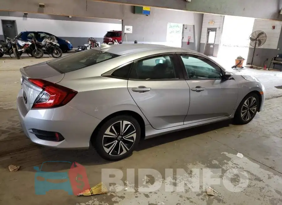 19XFC1F38HE203875 Photo# 3