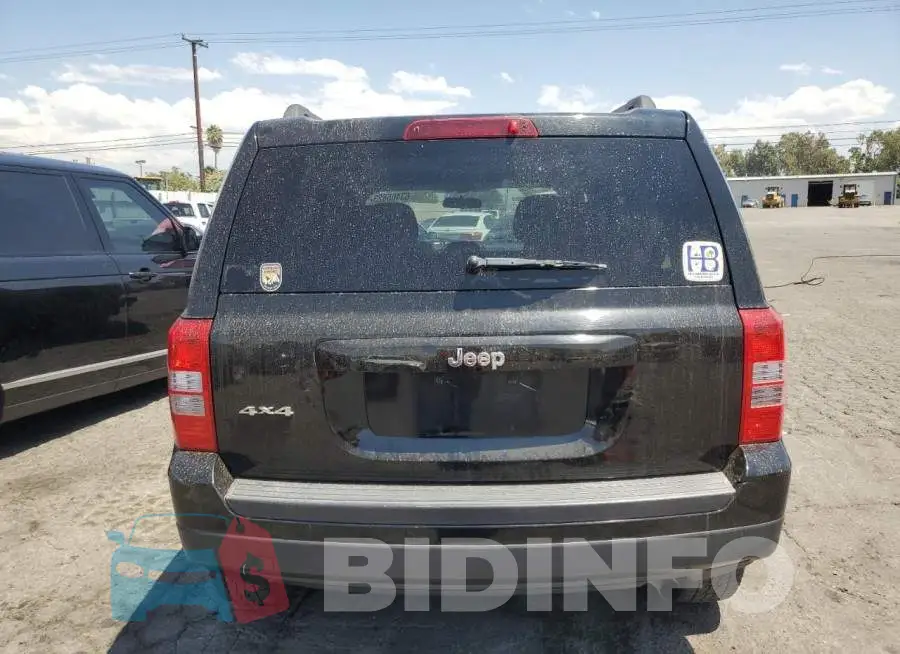 1C4NJPBB2ED843367 Photo# 6