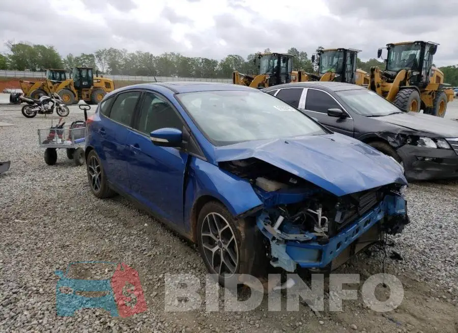 1FADP3M28JL284607 Photo# 4