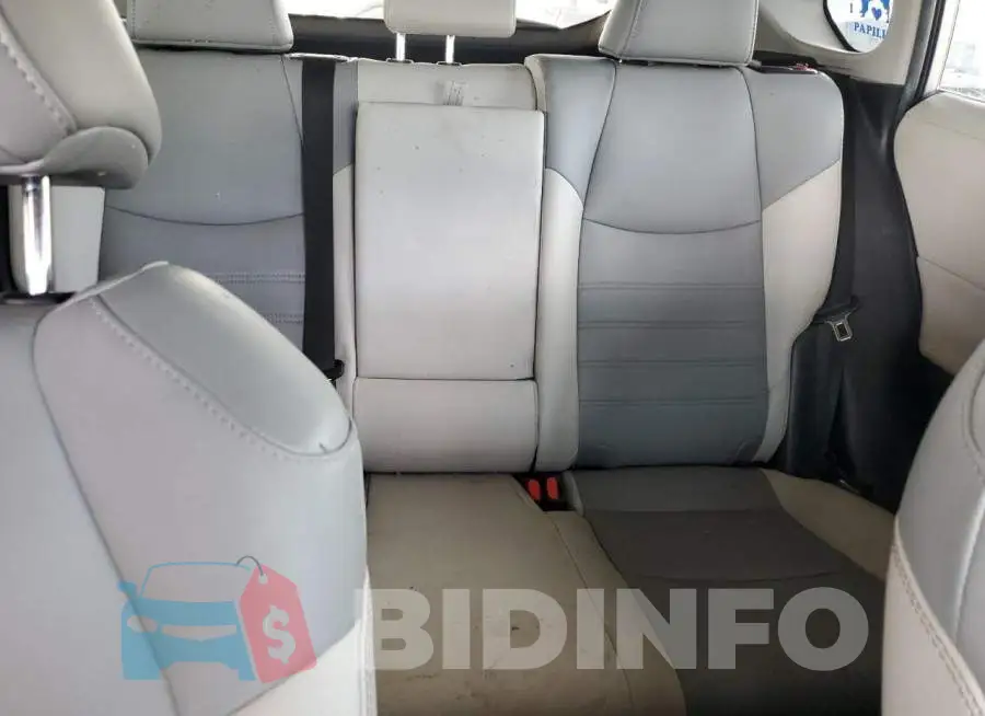 2T3C1RFV3MC093875 Photo# 10