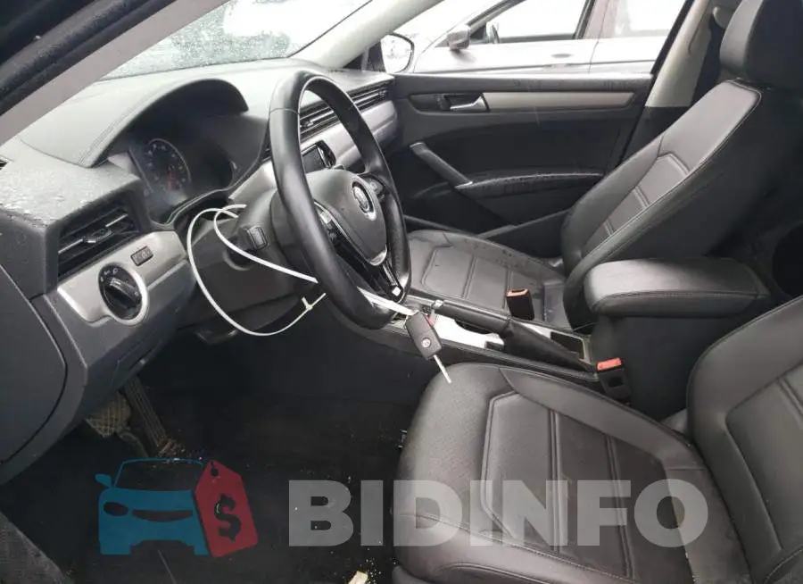 1VWSA7A32LC016269 Photo# 7