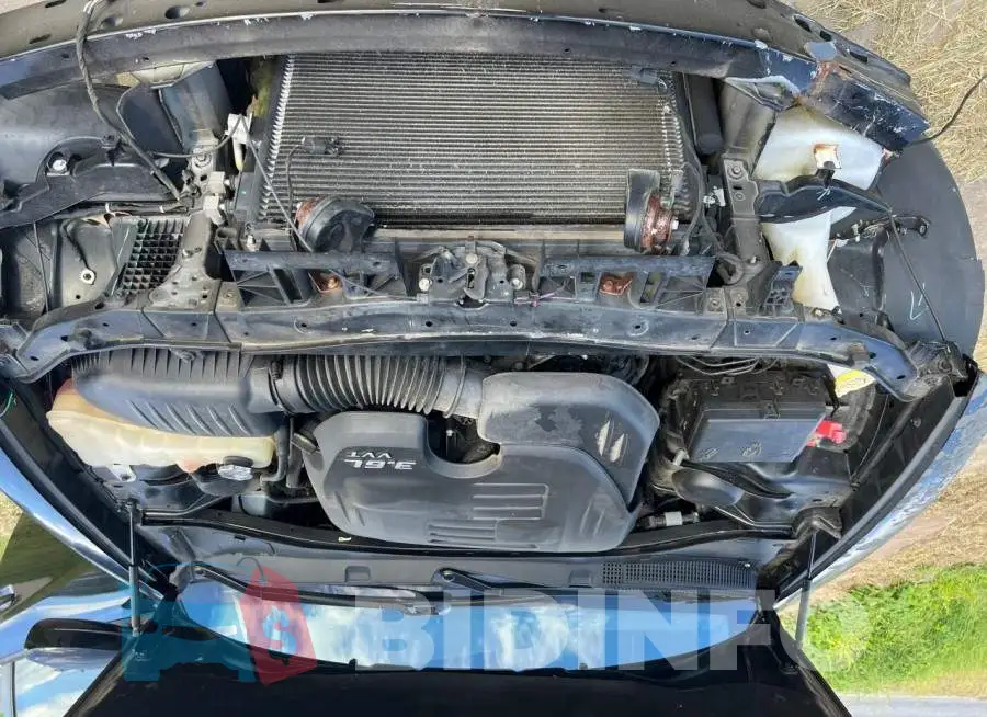 2C3CDXHG8GH235011 Photo# 7