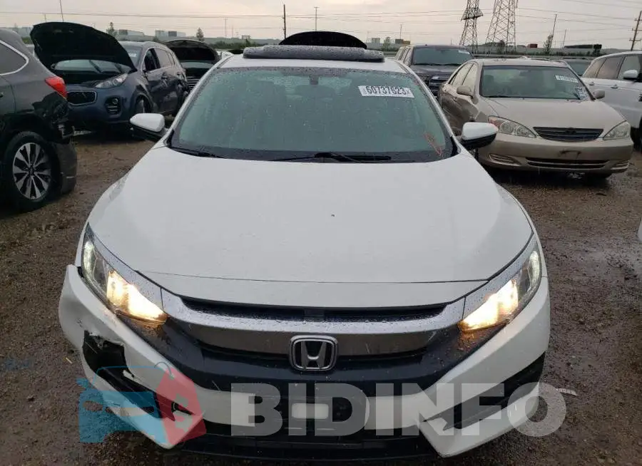 19XFC2F70HE013917 Photo# 5
