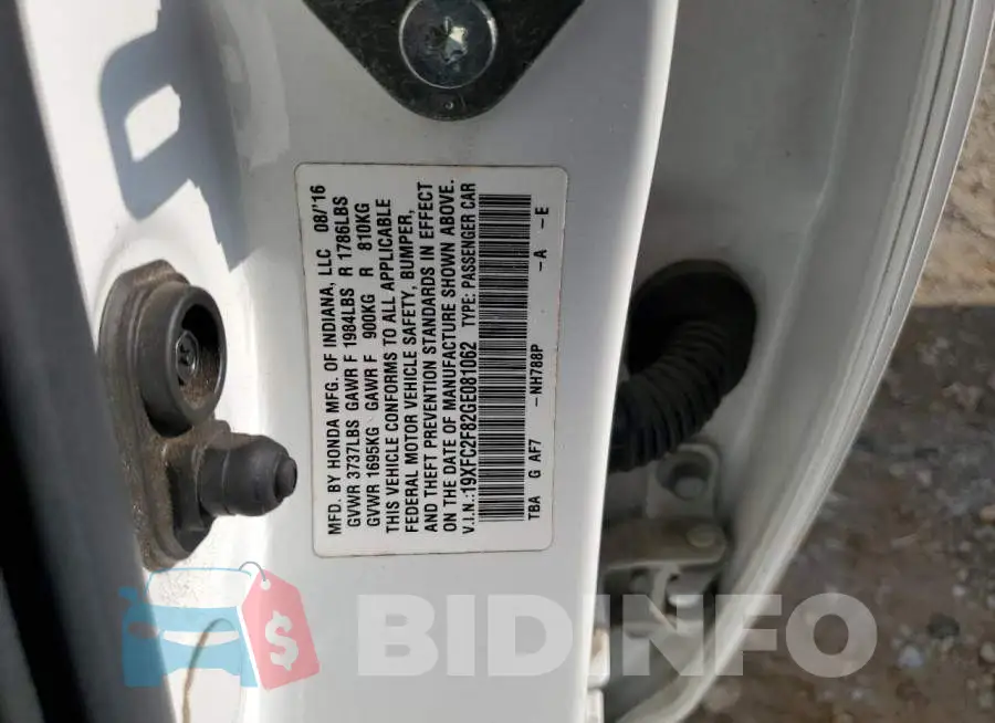 19XFC2F82GE081062 Photo# 13