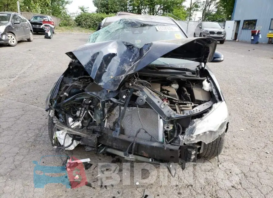 2T1BURHE4JC072523 Photo# 5
