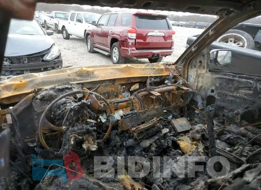 1GNSCCKC2FR569601 Photo# 8