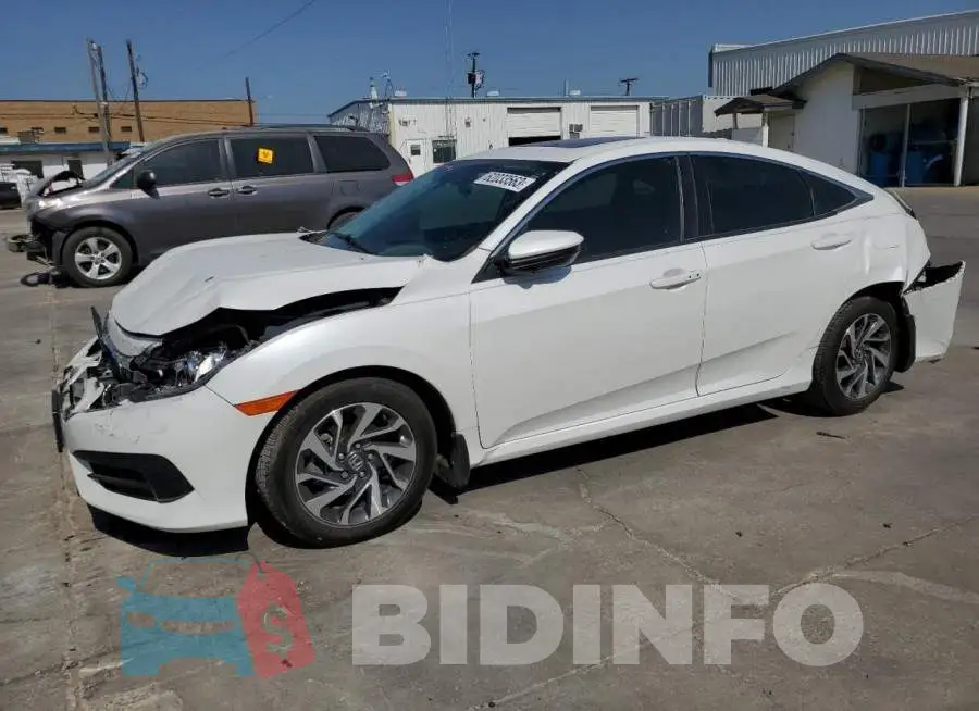 19XFC2F72HE004443 Photo# 1