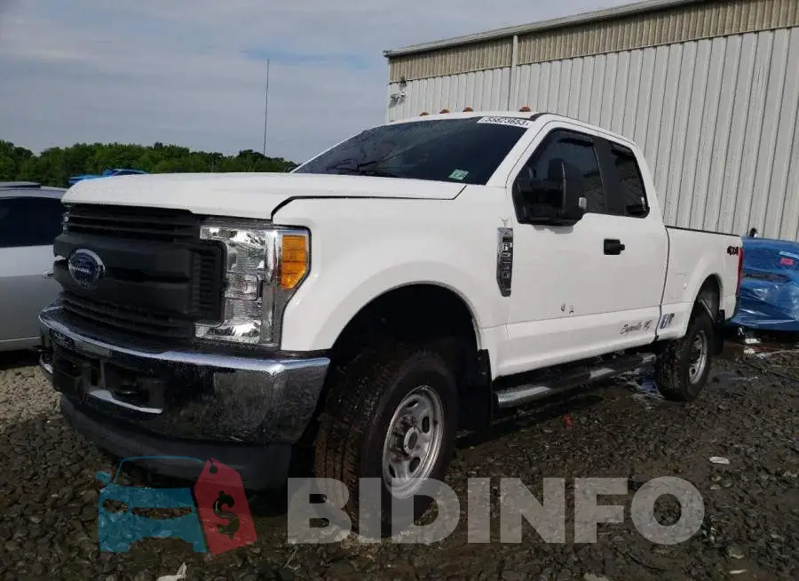 1FT7X2B68HEF04818 Photo# 1