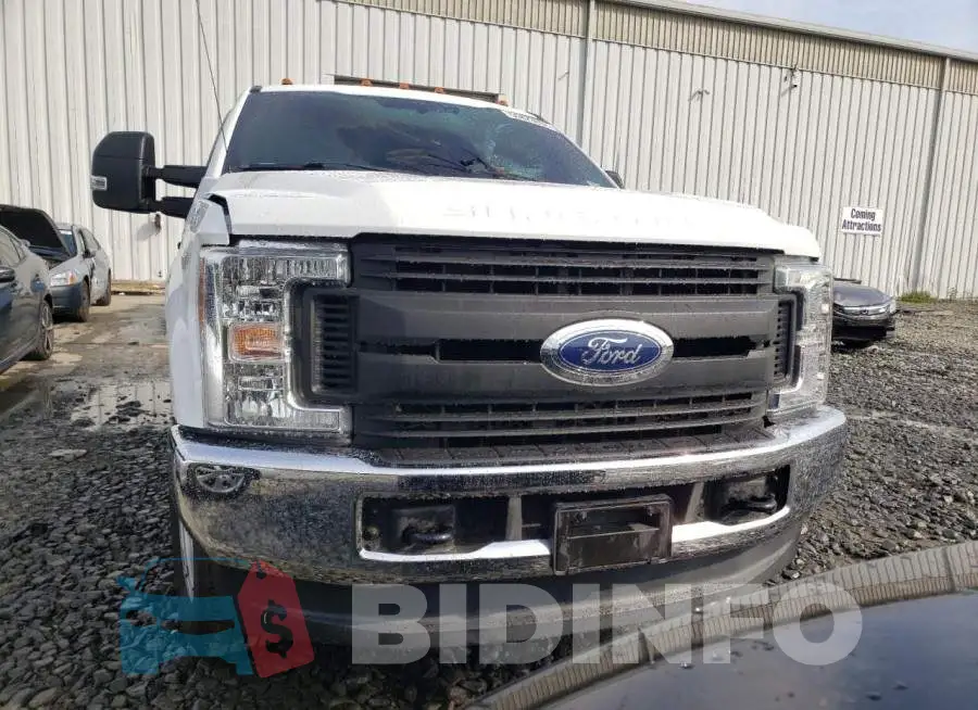 1FT7X2B68HEF04818 Photo# 5