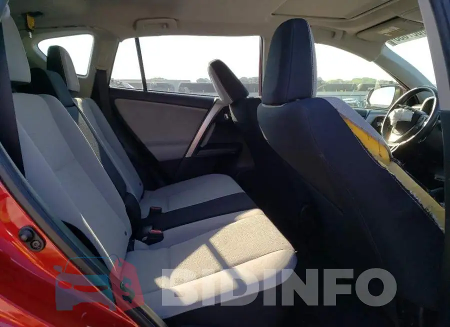 JTMRFREV3GJ068277 Photo# 11