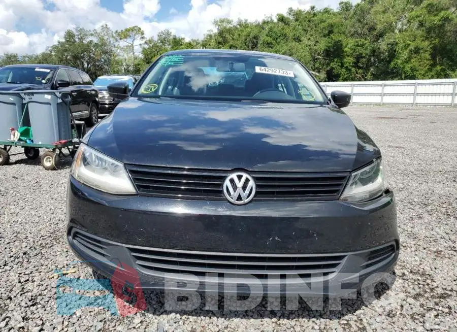 3VW2K7AJ4EM377323 Photo# 5