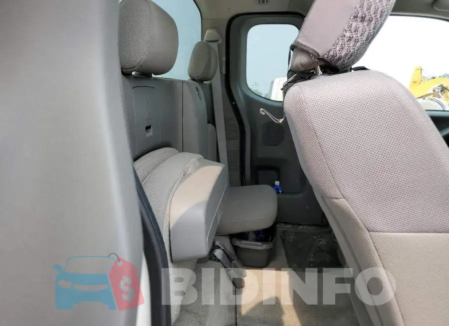 1N6BD0CT2GN795923 Photo# 10