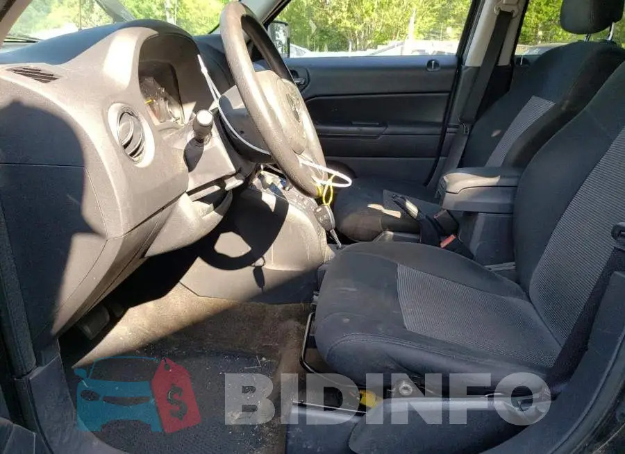 1C4NJRBB1ED626775 Photo# 7