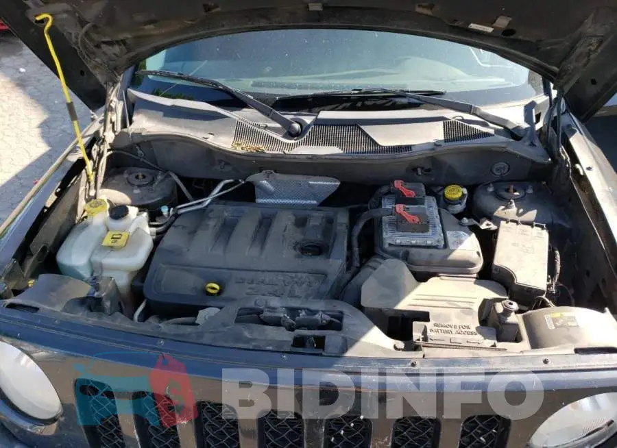 1C4NJRBB1ED626775 Photo# 11