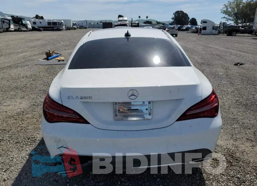 WDDSJ4EB1JN633379 Photo# 6
