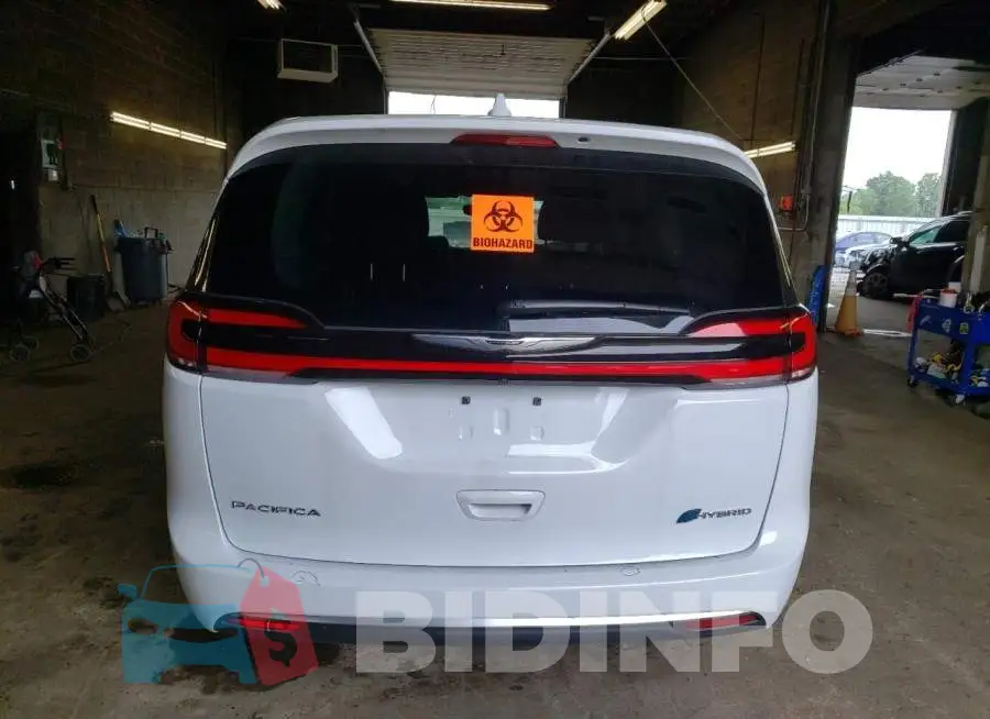 2C4RC1L77NR227826 Photo# 6