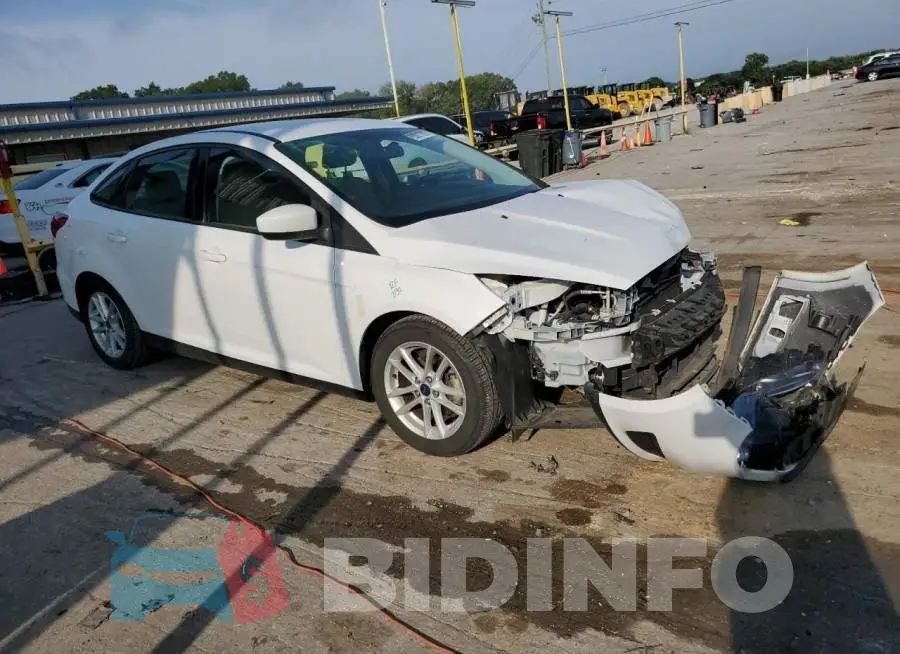 1FADP3F21JL218008 Photo# 4