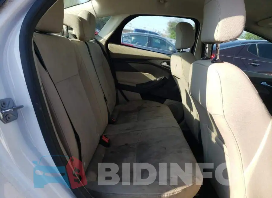 1FADP3F2XJL325008 Photo# 10