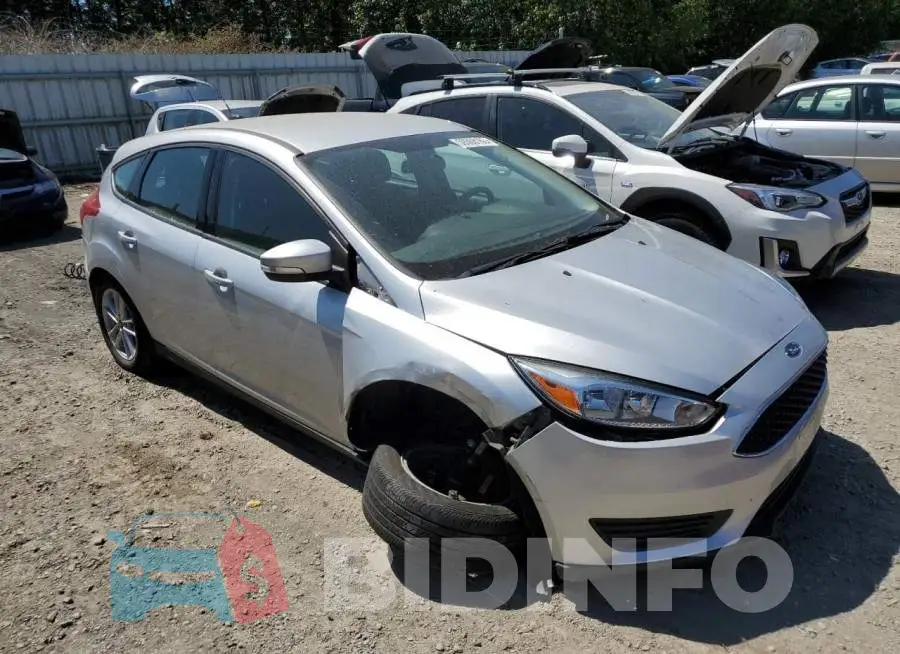1FADP3K2XHL329477 Photo# 4