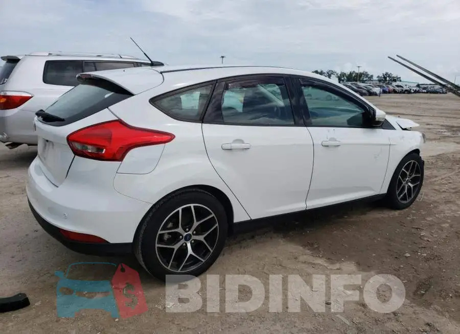 1FADP3M20JL254033 Photo# 3