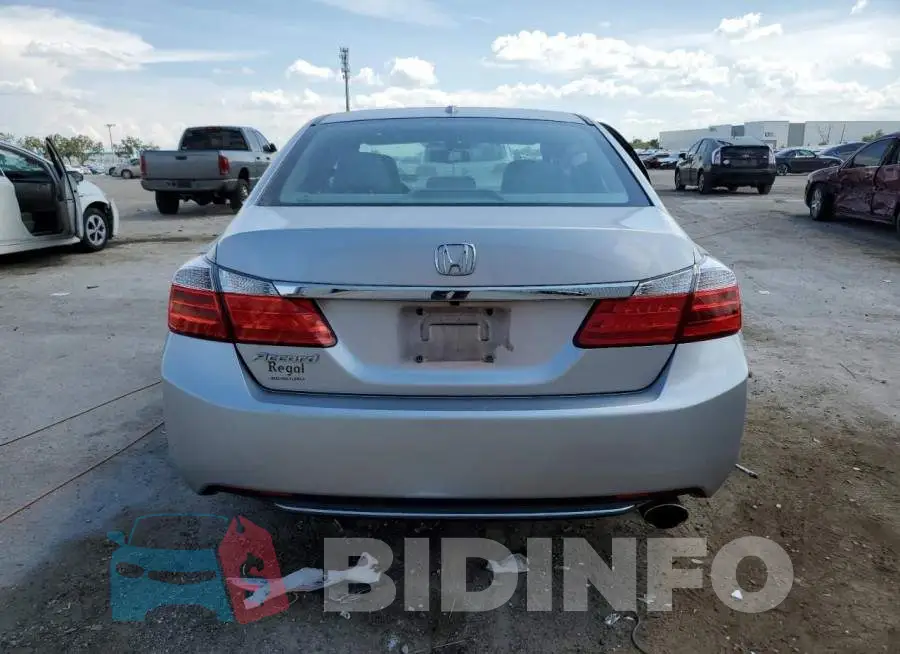 1HGCR2F83EA224684 Photo# 6