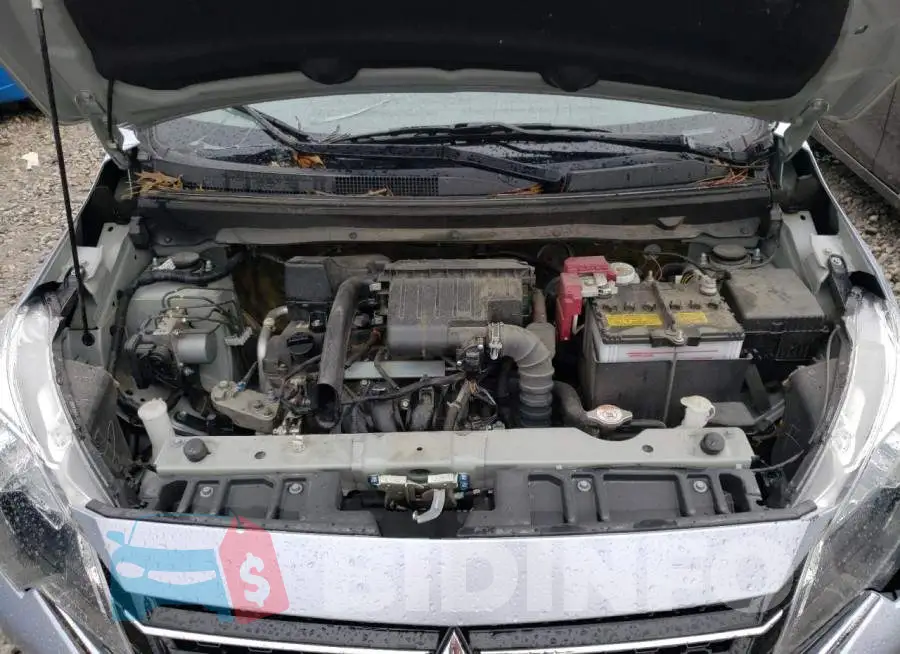 ML32AUHJ9MH004570 Photo# 11