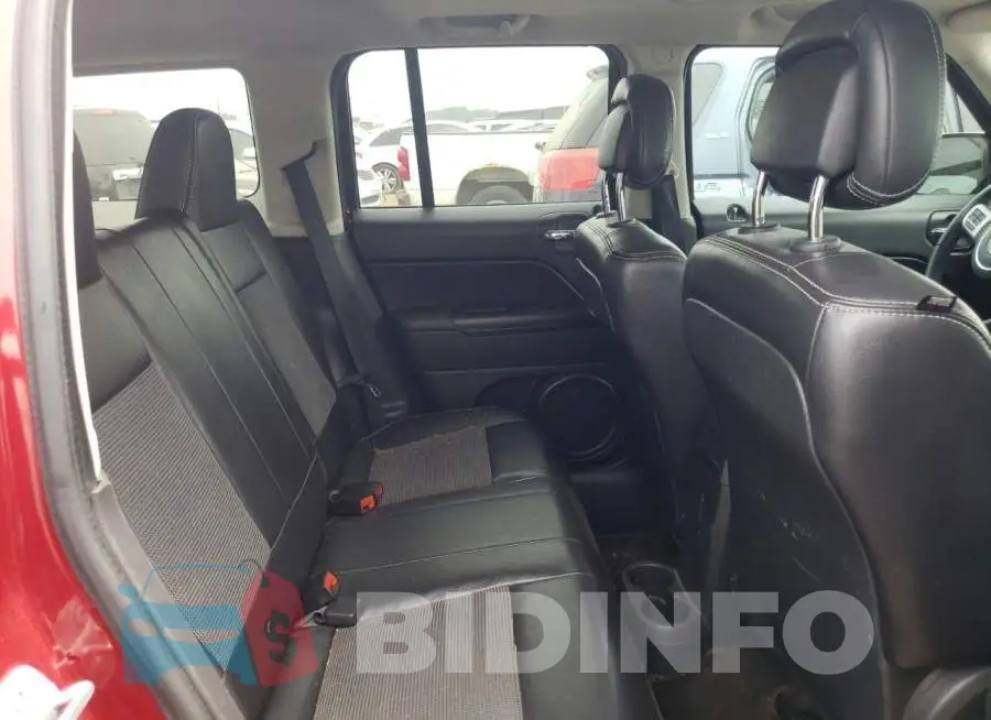 1C4NJPFB1ED587992 Photo# 10