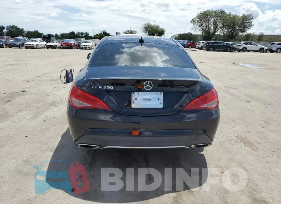 WDDSJ4EB4JN560489 Photo# 6