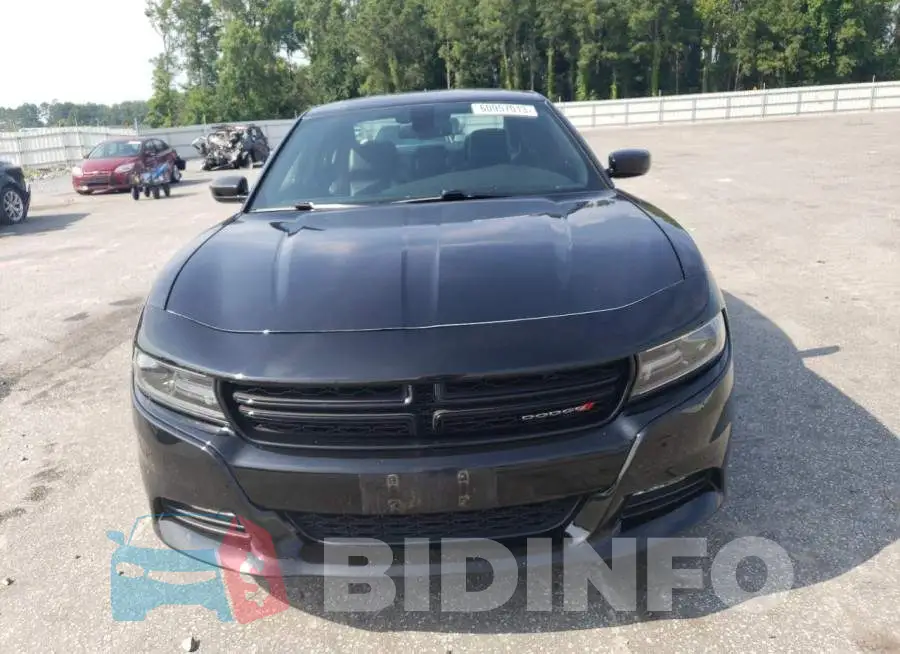 2C3CDXJG9FH898211 Photo# 5