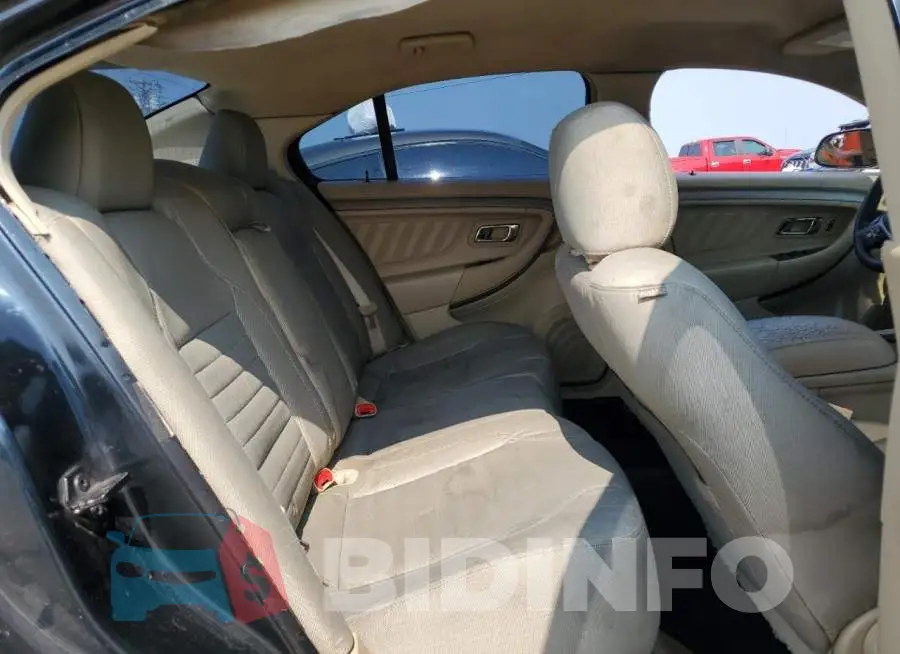 1FAHP2D89FG117902 Photo# 10